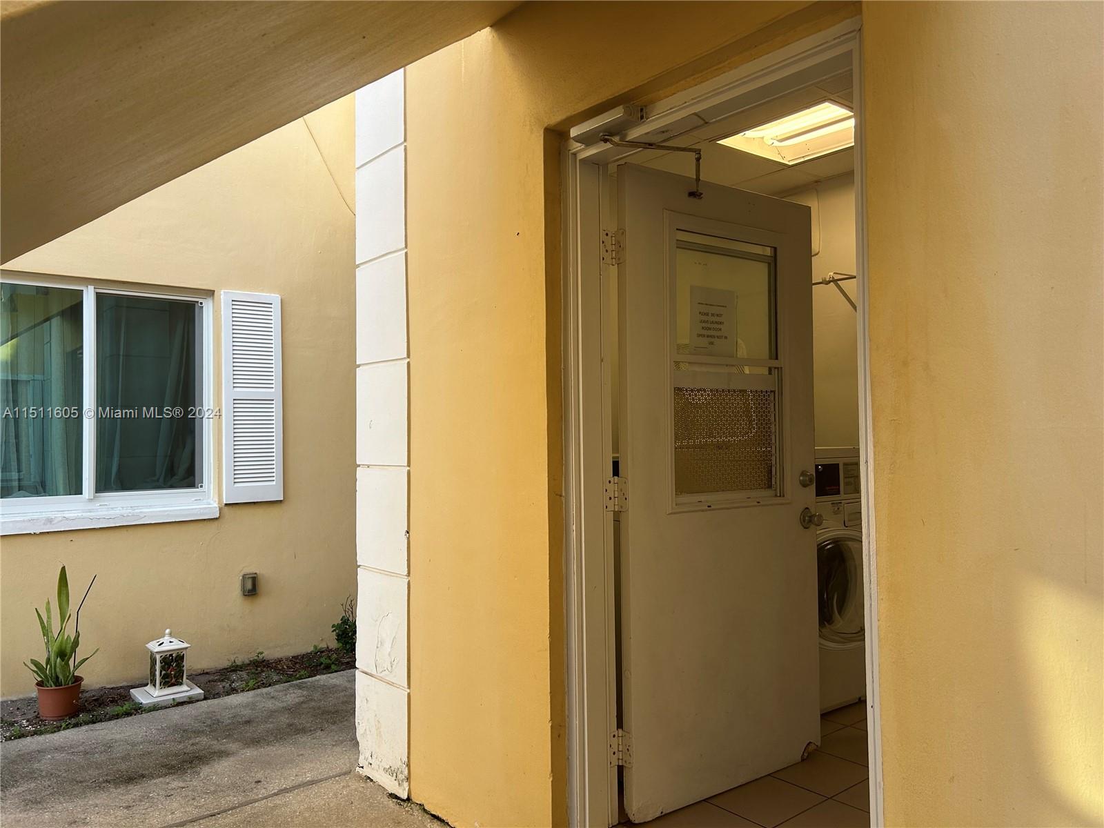 5720 NE 22nd Way 401, Fort Lauderdale, Florida 33308, 2 Bedrooms Bedrooms, ,1 BathroomBathrooms,Residential,For Sale,5720 NE 22nd Way 401,A11511605