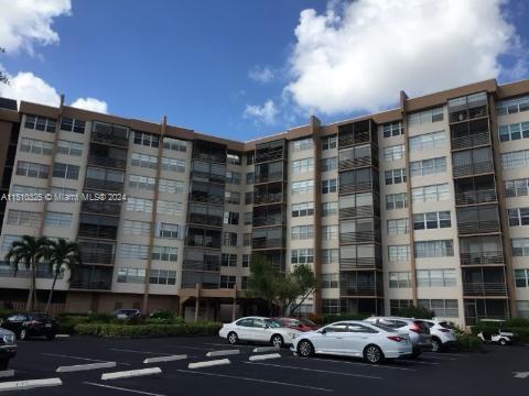 900 Saint Charles Pl 507