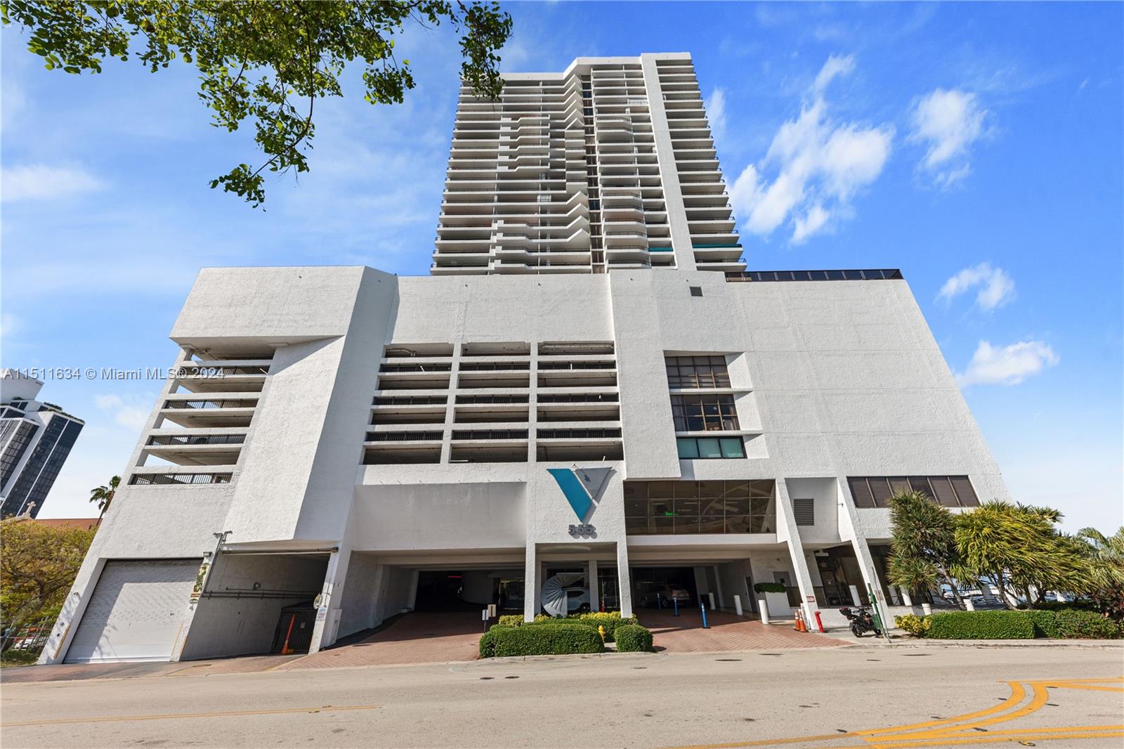 555 NE 15th St 417, Miami, Florida 33132, ,1 BathroomBathrooms,Residential,For Sale,555 NE 15th St 417,A11511634