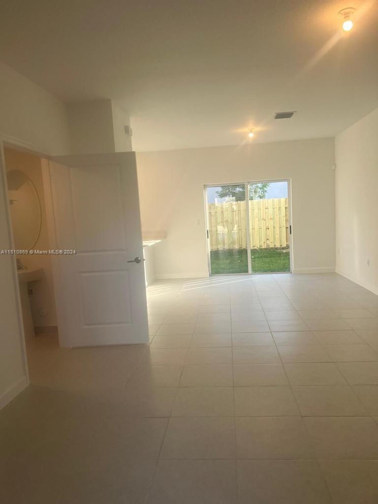 2620 SE 10th St, Homestead, Florida image 3