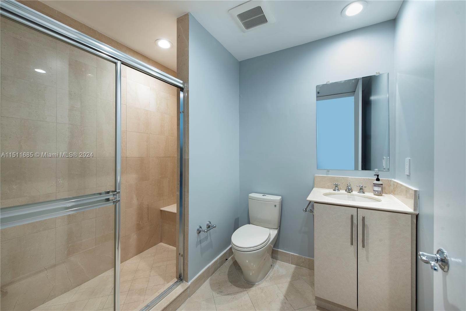 100 Pointe Dr, Miami Beach, FL, 33139 United States, 3 Bedrooms Bedrooms, ,3 BathroomsBathrooms,Residential,For Sale,Pointe Dr,A11511685