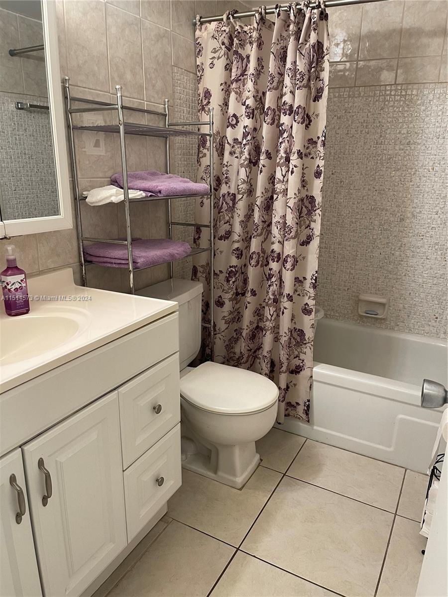 501 Blue Heron Dr 114-A, Hallandale Beach, Florida 33009, 2 Bedrooms Bedrooms, ,2 BathroomsBathrooms,Residential,For Sale,501 Blue Heron Dr 114-A,A11511573