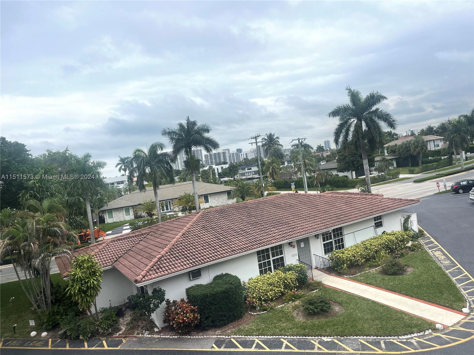 501 Blue Heron Dr 114-A, Hallandale Beach, Florida 33009, 2 Bedrooms Bedrooms, ,2 BathroomsBathrooms,Residential,For Sale,501 Blue Heron Dr 114-A,A11511573