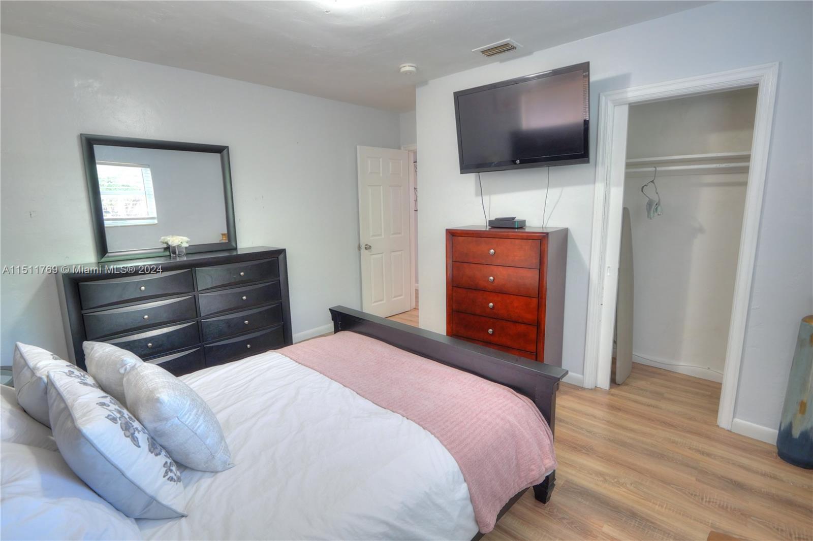 1631 Hollywood Blvd, Hollywood, Florida 33020, 3 Bedrooms Bedrooms, ,3 BathroomsBathrooms,Residential,For Sale,1631 Hollywood Blvd,A11511769