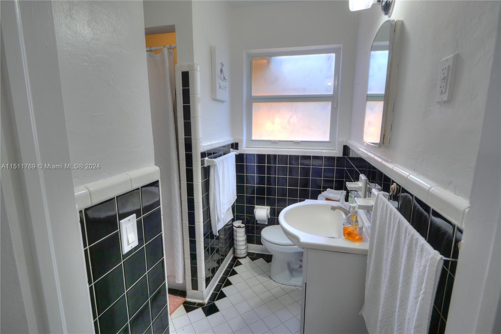 1631 Hollywood Blvd, Hollywood, Florida 33020, 3 Bedrooms Bedrooms, ,3 BathroomsBathrooms,Residential,For Sale,1631 Hollywood Blvd,A11511769