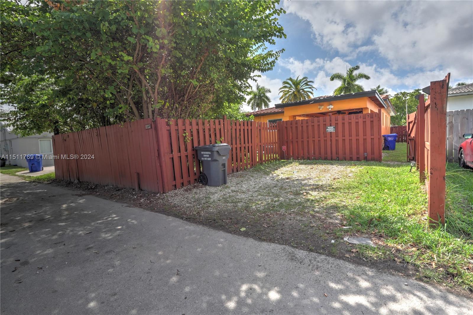 1631 Hollywood Blvd, Hollywood, Florida 33020, 3 Bedrooms Bedrooms, ,3 BathroomsBathrooms,Residential,For Sale,1631 Hollywood Blvd,A11511769