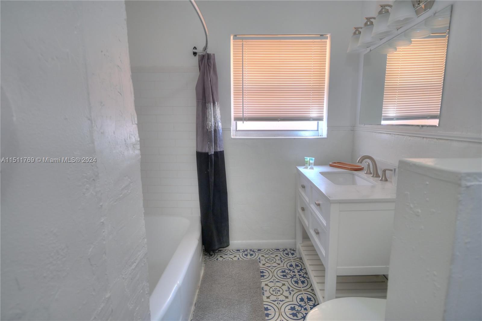 1631 Hollywood Blvd, Hollywood, Florida 33020, 3 Bedrooms Bedrooms, ,3 BathroomsBathrooms,Residential,For Sale,1631 Hollywood Blvd,A11511769