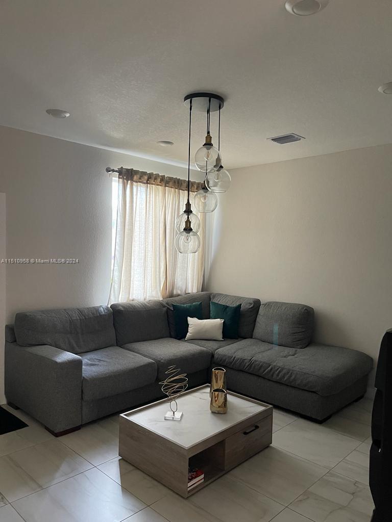 2419 SE 11th St 2419, Homestead, Florida 33035, 3 Bedrooms Bedrooms, ,2 BathroomsBathrooms,Residential,For Sale,2419 SE 11th St 2419,A11510958