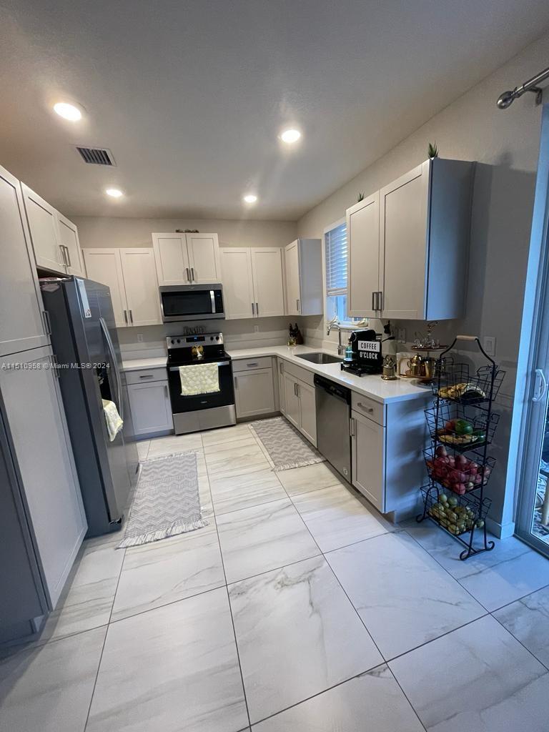 2419 SE 11th St 2419, Homestead, Florida 33035, 3 Bedrooms Bedrooms, ,2 BathroomsBathrooms,Residential,For Sale,2419 SE 11th St 2419,A11510958