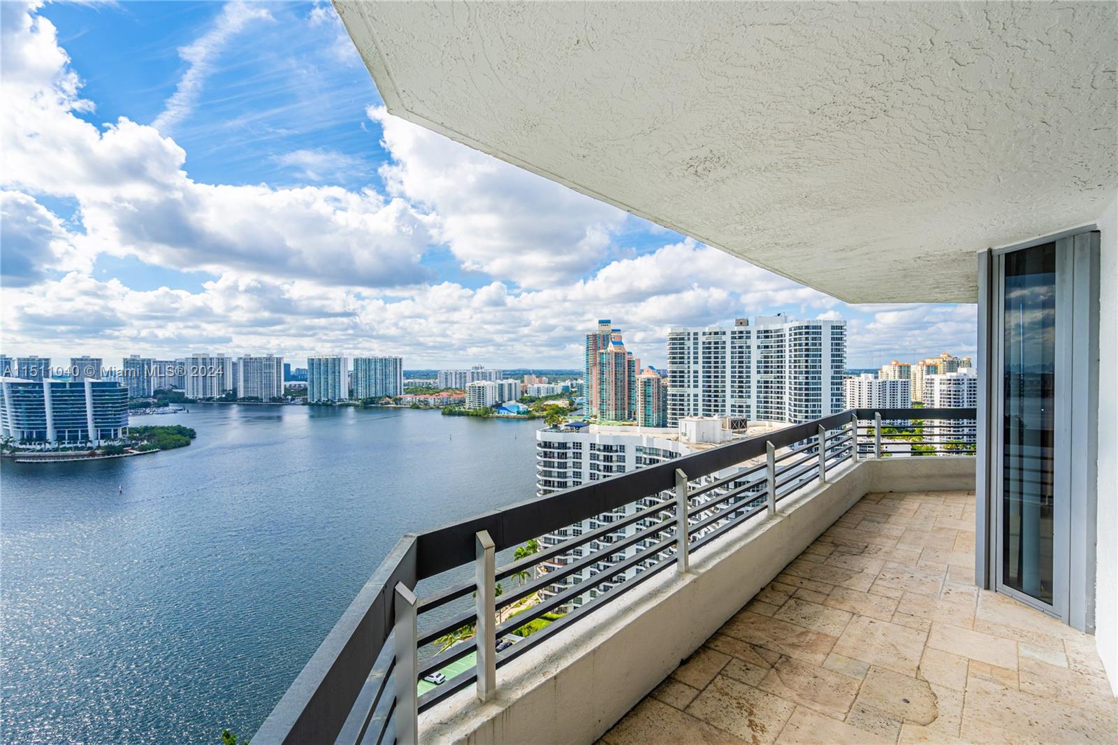 19101 NE 36th Ct 2705, Aventura, Florida 33180, 2 Bedrooms Bedrooms, ,2 BathroomsBathrooms,Residential,For Sale,19101 NE 36th Ct 2705,A11511040