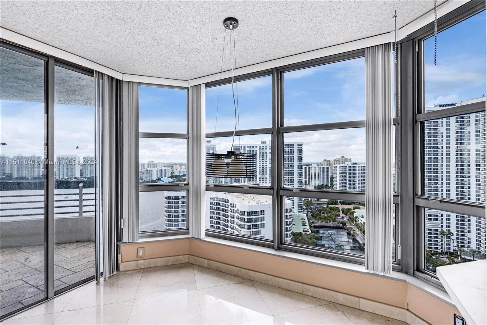 19101 NE 36th Ct 2705, Aventura, Florida 33180, 2 Bedrooms Bedrooms, ,2 BathroomsBathrooms,Residential,For Sale,19101 NE 36th Ct 2705,A11511040