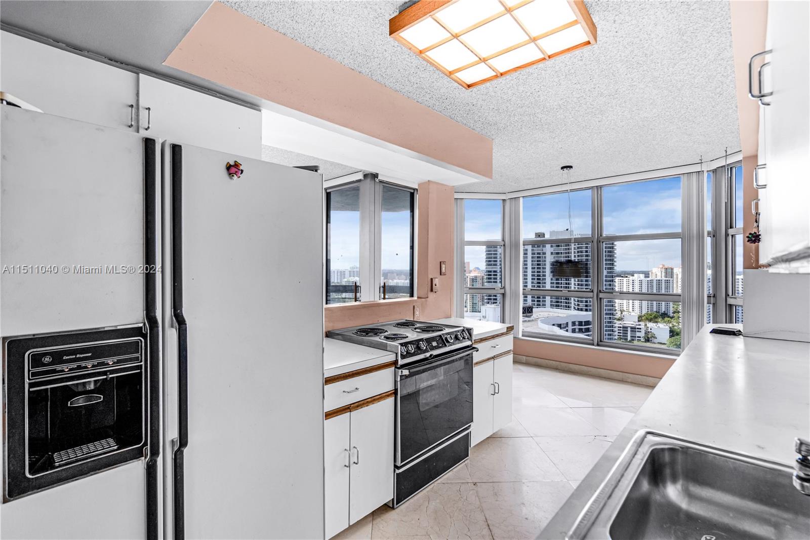 19101 NE 36th Ct 2705, Aventura, Florida 33180, 2 Bedrooms Bedrooms, ,2 BathroomsBathrooms,Residential,For Sale,19101 NE 36th Ct 2705,A11511040