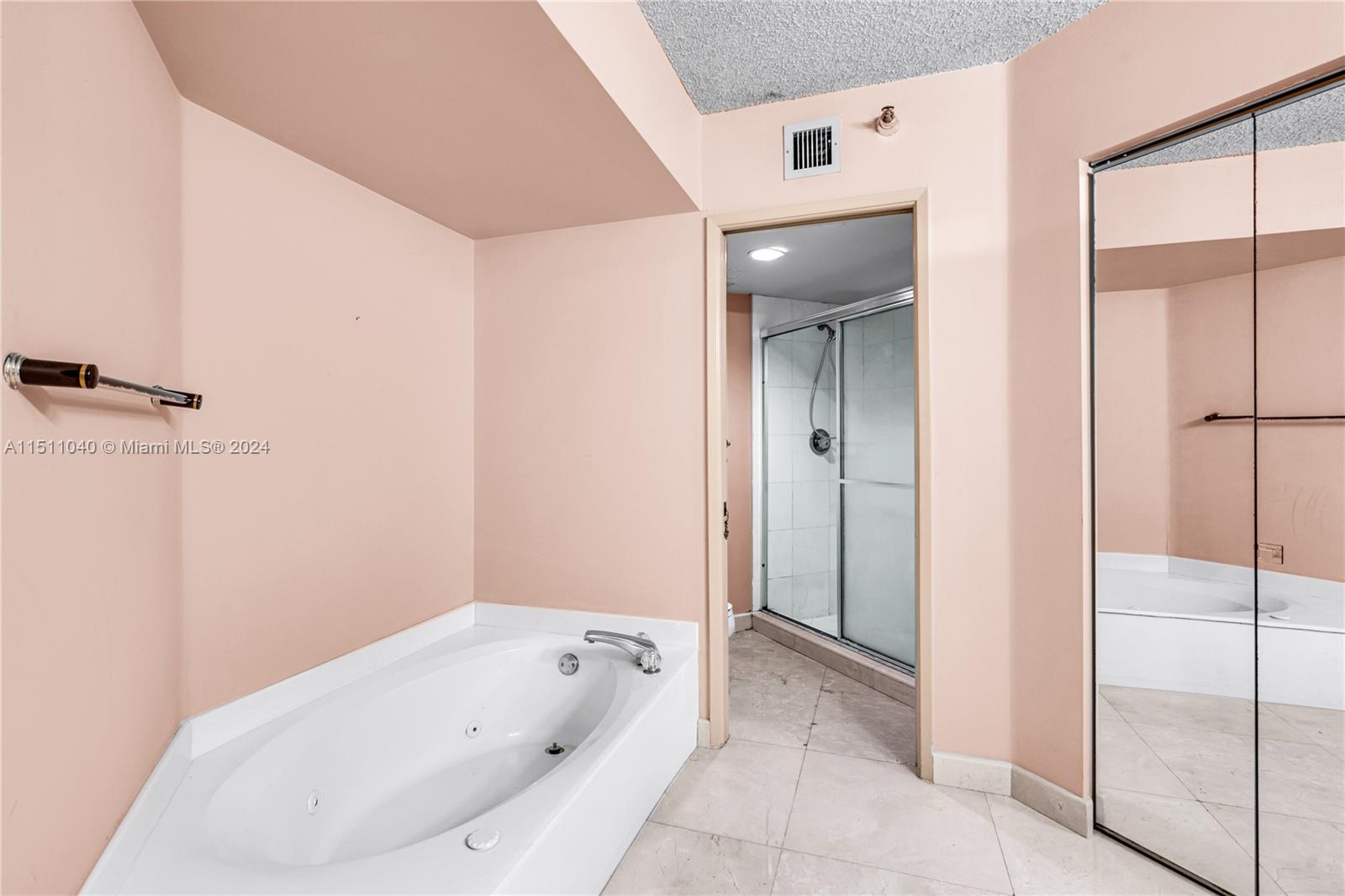 19101 NE 36th Ct 2705, Aventura, Florida 33180, 2 Bedrooms Bedrooms, ,2 BathroomsBathrooms,Residential,For Sale,19101 NE 36th Ct 2705,A11511040