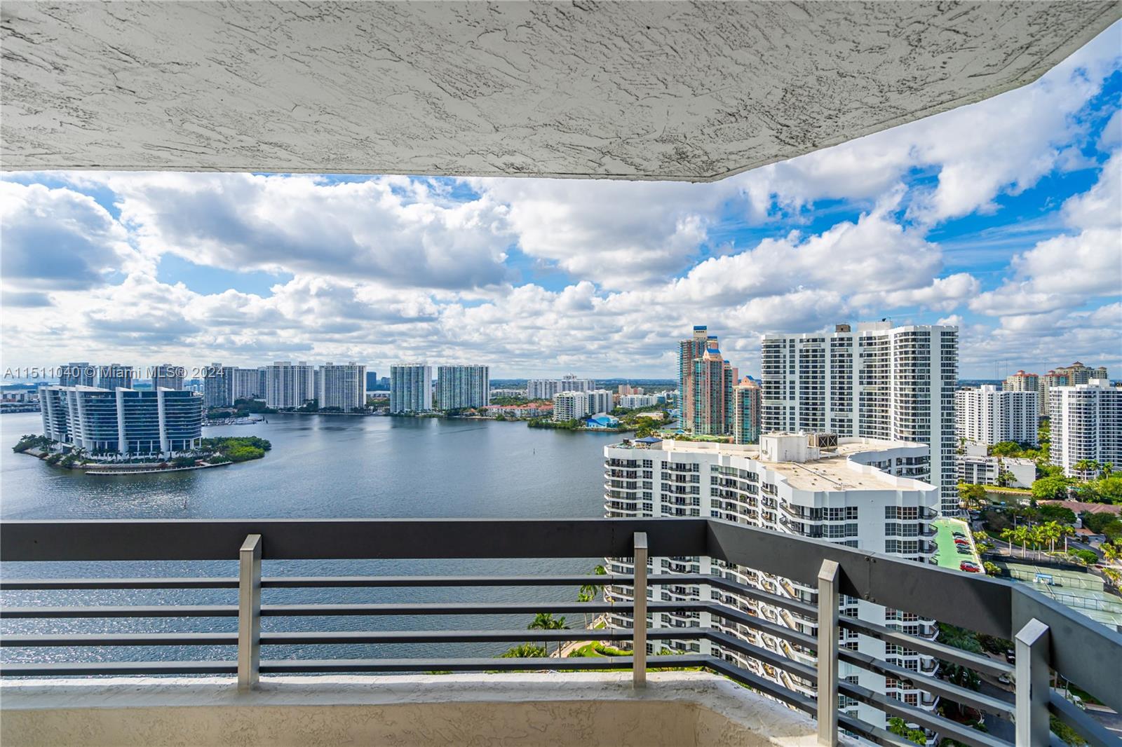 19101 NE 36th Ct 2705, Aventura, Florida 33180, 2 Bedrooms Bedrooms, ,2 BathroomsBathrooms,Residential,For Sale,19101 NE 36th Ct 2705,A11511040