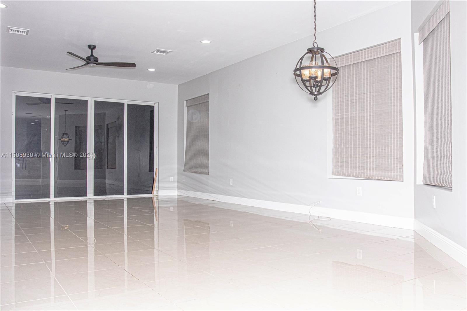 Living/Dining Area