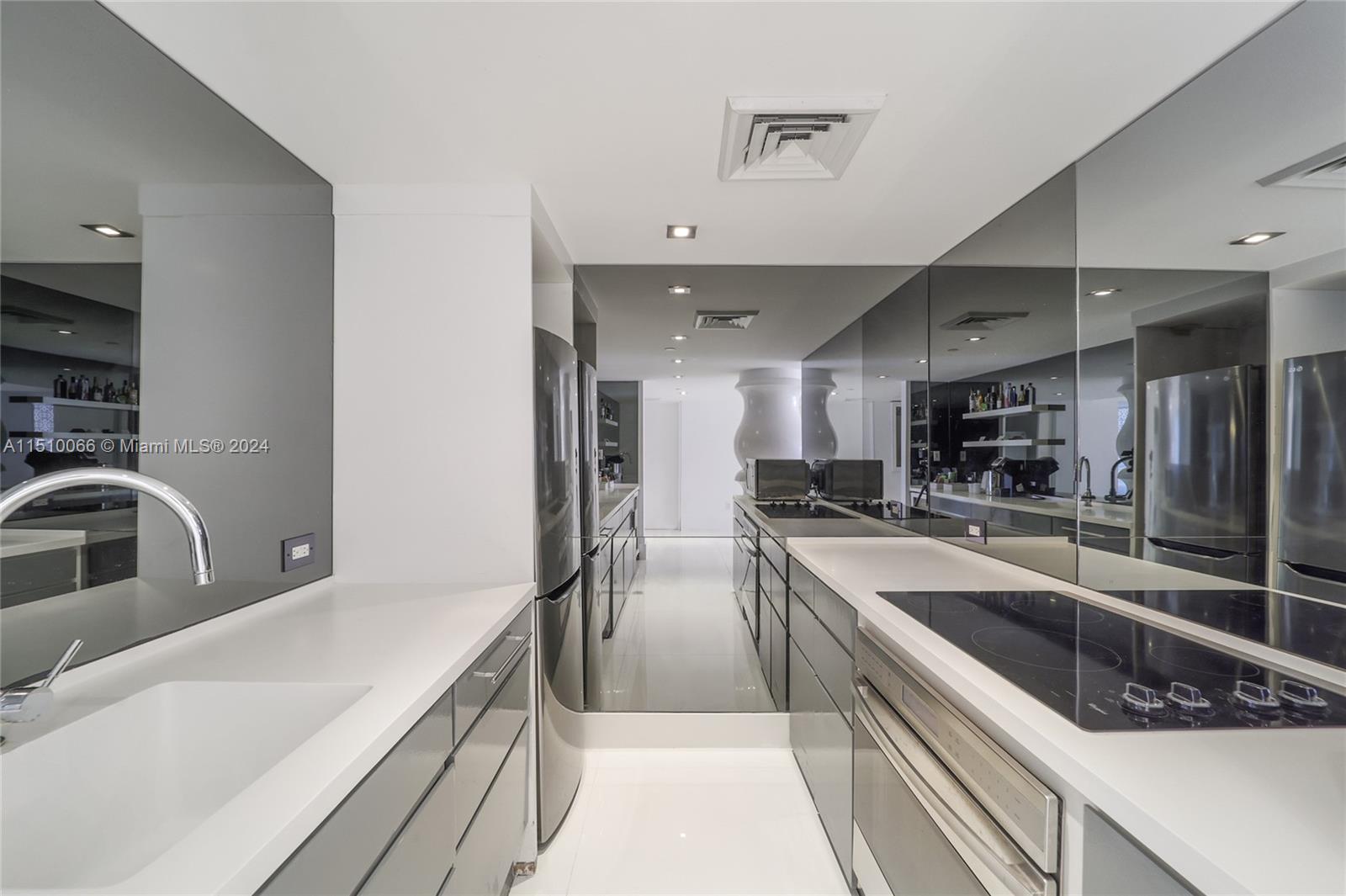 1100 West Ave TS-4, Miami Beach, Florida 33139, 2 Bedrooms Bedrooms, ,2 BathroomsBathrooms,Residential,For Sale,1100 West Ave TS-4,A11510066