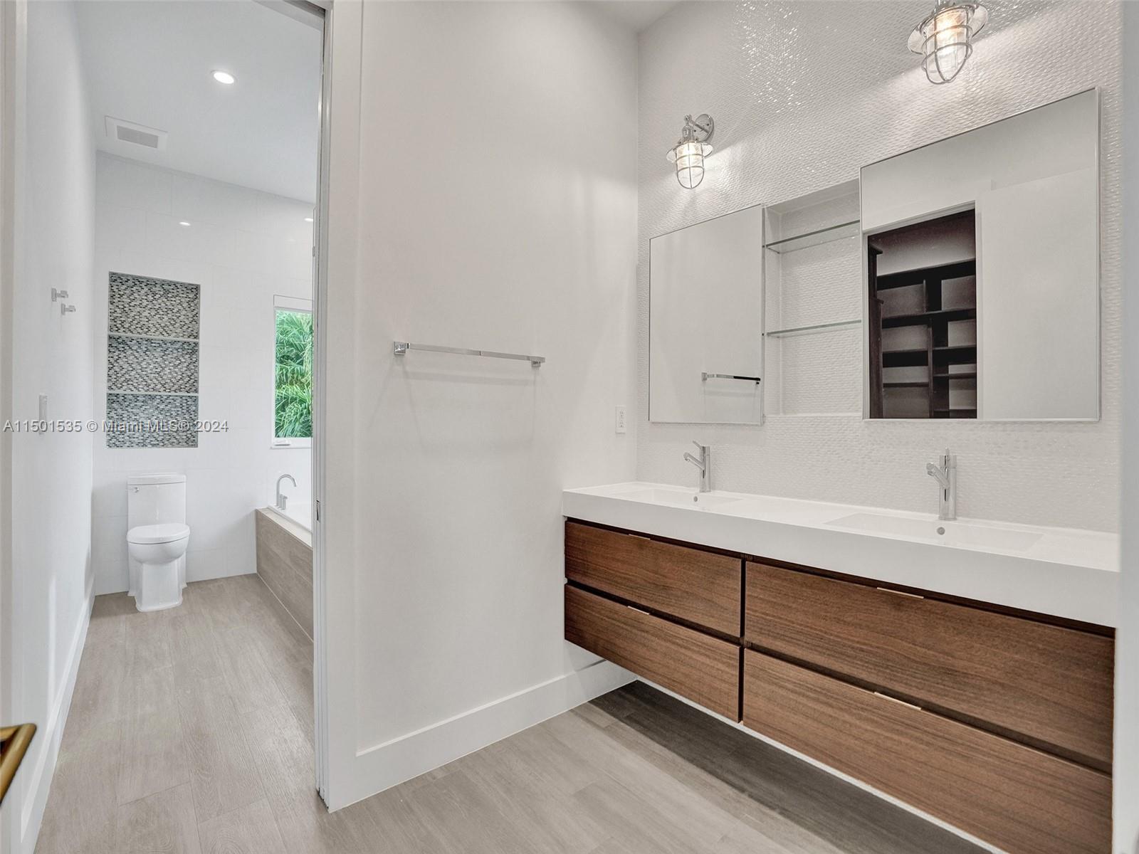 5180 La Gorce Dr, Miami Beach, FL, 33140 United States, 4 Bedrooms Bedrooms, ,3 BathroomsBathrooms,Residential,For Sale,La Gorce Dr,A11501535