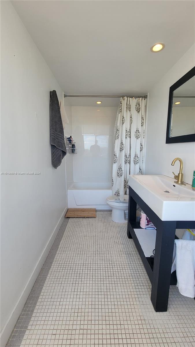 1000 West Ave 729, Miami Beach, Florida 33139, 1 Bedroom Bedrooms, ,1 BathroomBathrooms,Residentiallease,For Rent,1000 West Ave 729,A11510669