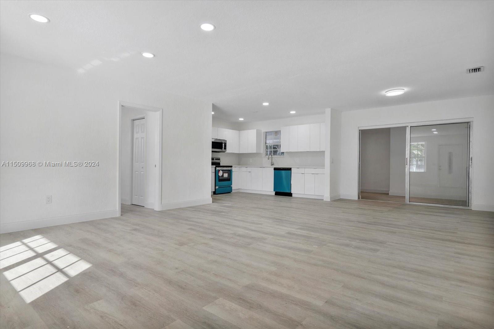 261 NE 172nd St A, North Miami Beach, Florida 33162, 3 Bedrooms Bedrooms, ,2 BathroomsBathrooms,Residentiallease,For Rent,261 NE 172nd St A,A11509968