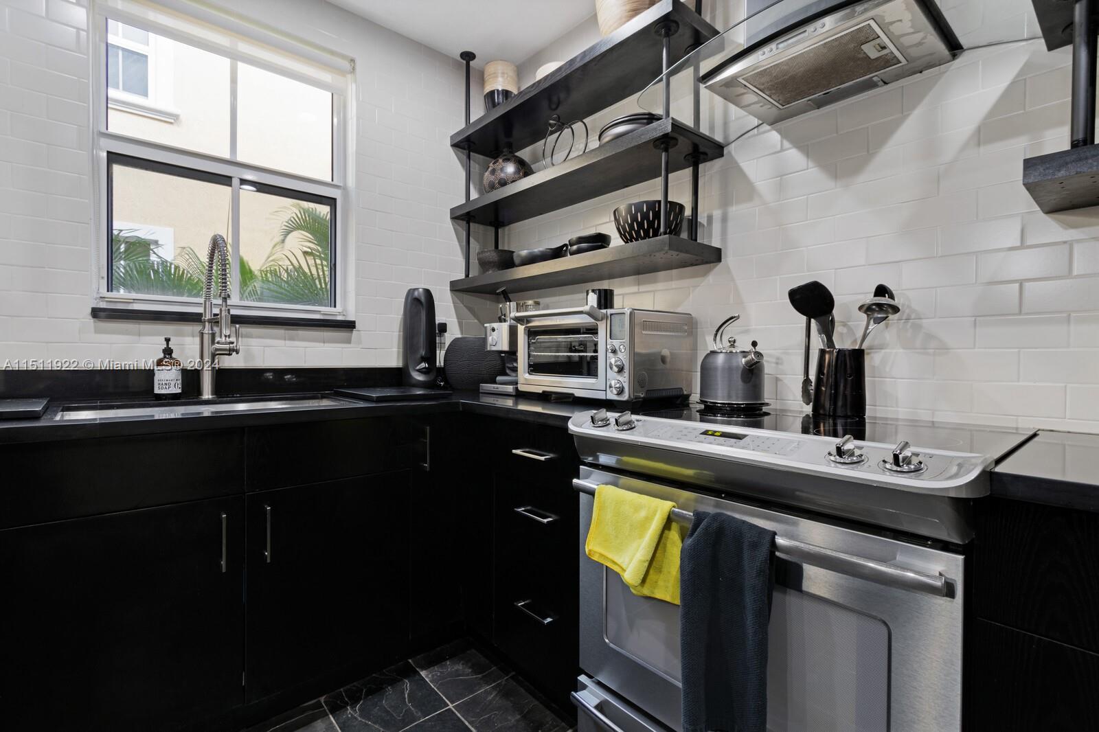 852 16th Ave, Fort Lauderdale, FL, 33304 United States, 3 Bedrooms Bedrooms, ,3 BathroomsBathrooms,Residential,For Sale,16th Ave,A11511922