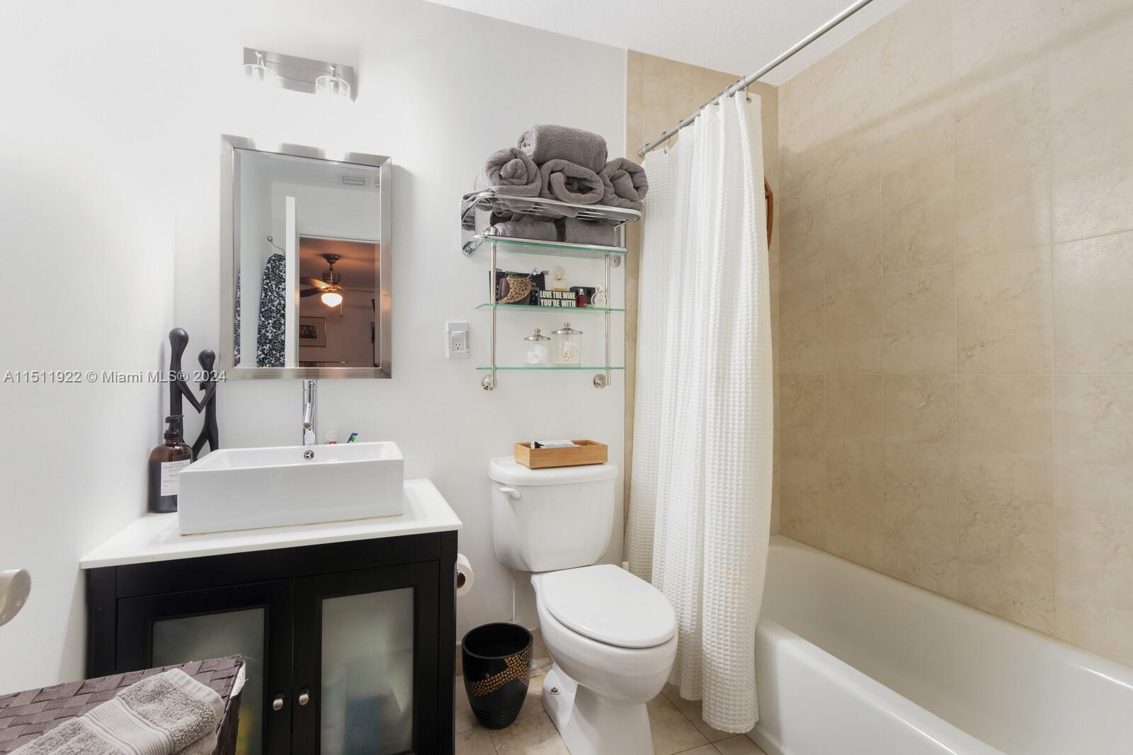 852 16th Ave, Fort Lauderdale, FL, 33304 United States, 3 Bedrooms Bedrooms, ,3 BathroomsBathrooms,Residential,For Sale,16th Ave,A11511922