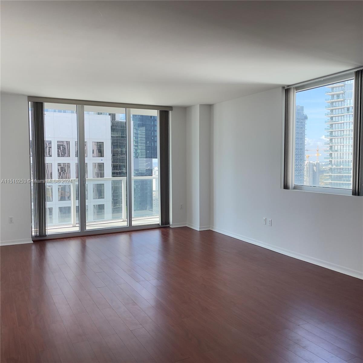In the center of Brickell Financial District, enjoy luxury lifestyle on this beautiful and spacious split unit, 2 Bed 2
baths, with wood laminated floors. Stainless steel appliances, and quartz counter-top. Great amenities including a
rooftop pool and more, common area pool, gym and spa, and party rooms. Best location on Brickell Ave, at walking
distance to Brickell City Centre, Miami Downtown, easy access to express way, minutes from Miami Beach, Miami
International Airport and all excitement of restaurants, cafe's, bars and nightlife, Metro Mover, Metro Rail, theaters.
See brokers remarks.