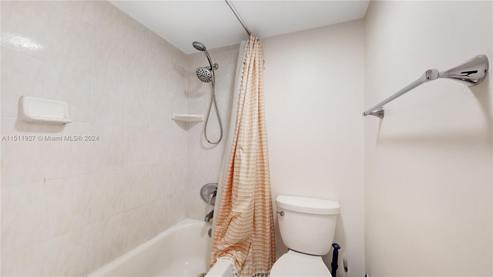 20335 Country Club Dr, Aventura, FL, 33180 United States, 2 Bedrooms Bedrooms, ,2 BathroomsBathrooms,Residential,For Sale,Country Club Dr,A11511927