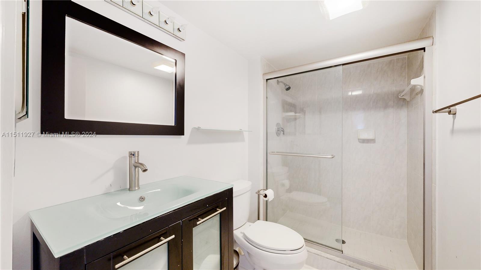 20335 Country Club Dr, Aventura, FL, 33180 United States, 2 Bedrooms Bedrooms, ,2 BathroomsBathrooms,Residential,For Sale,Country Club Dr,A11511927