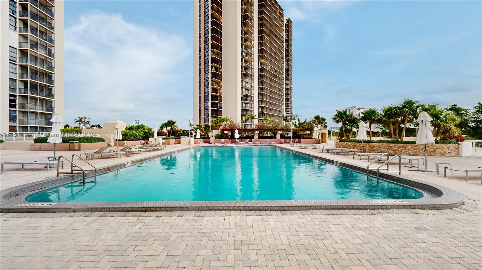 20335 Country Club Dr, Aventura, FL, 33180 United States, 2 Bedrooms Bedrooms, ,2 BathroomsBathrooms,Residential,For Sale,Country Club Dr,A11511927