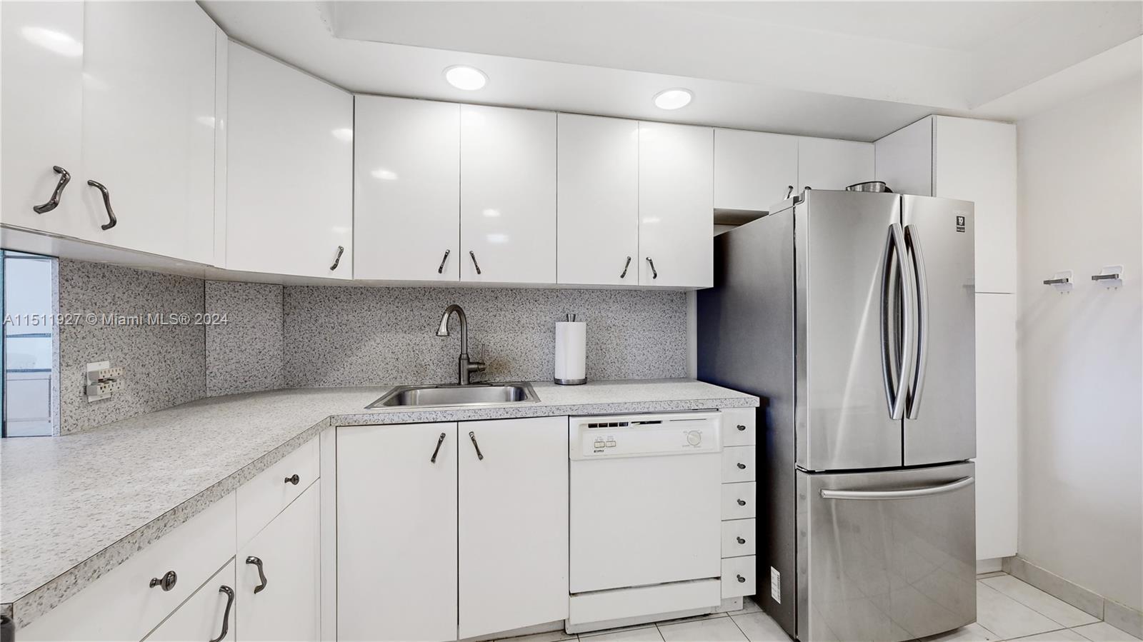 20335 Country Club Dr, Aventura, FL, 33180 United States, 2 Bedrooms Bedrooms, ,2 BathroomsBathrooms,Residential,For Sale,Country Club Dr,A11511927