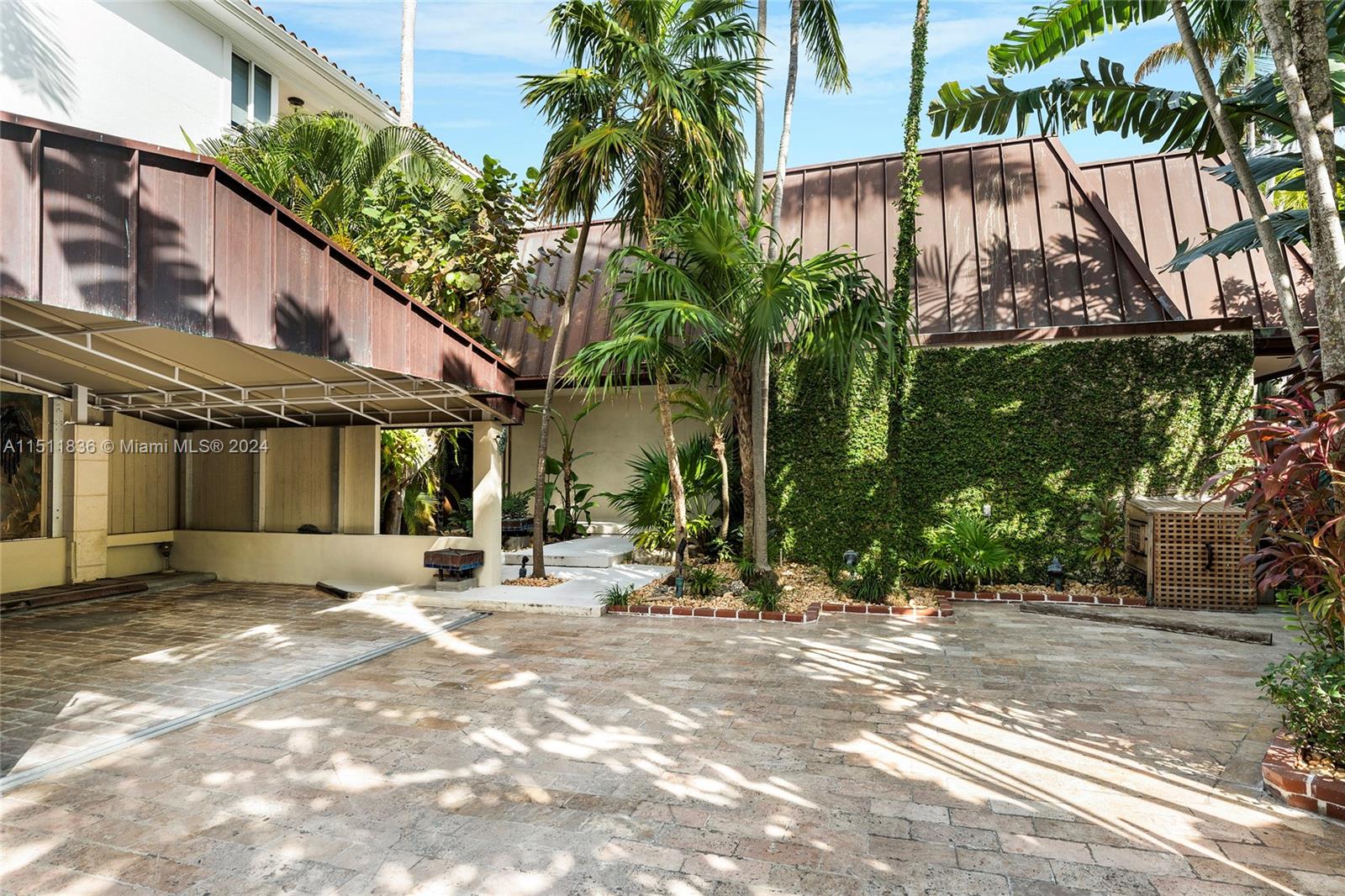 1734 Bayshore Ln, Miami, FL, 33133 United States, 4 Bedrooms Bedrooms, ,4 BathroomsBathrooms,Residential,For Sale,Bayshore Ln,A11511836