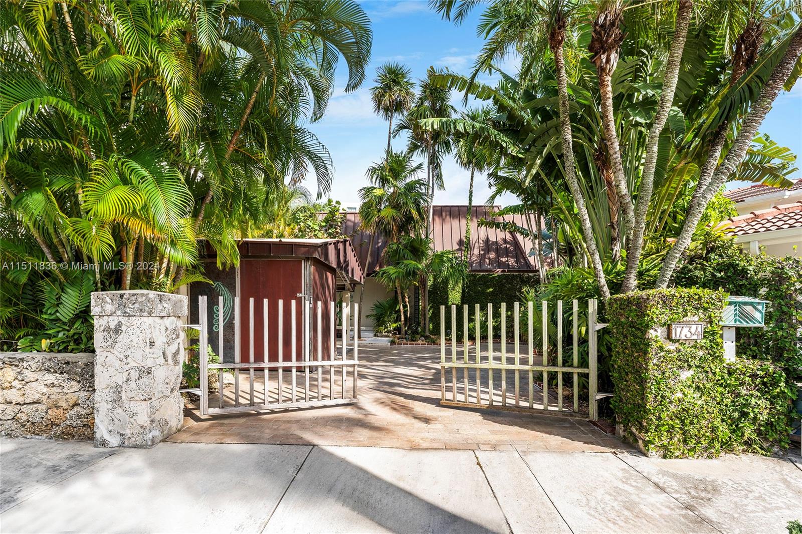 1734 Bayshore Ln, Miami, FL, 33133 United States, 4 Bedrooms Bedrooms, ,4 BathroomsBathrooms,Residential,For Sale,Bayshore Ln,A11511836