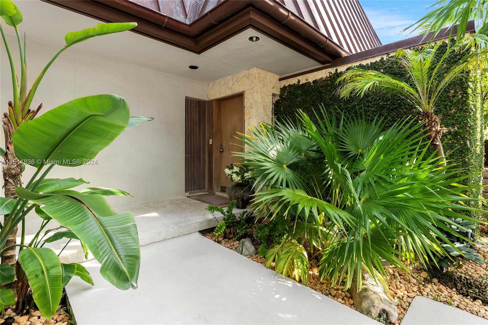 1734 Bayshore Ln, Miami, FL, 33133 United States, 4 Bedrooms Bedrooms, ,4 BathroomsBathrooms,Residential,For Sale,Bayshore Ln,A11511836