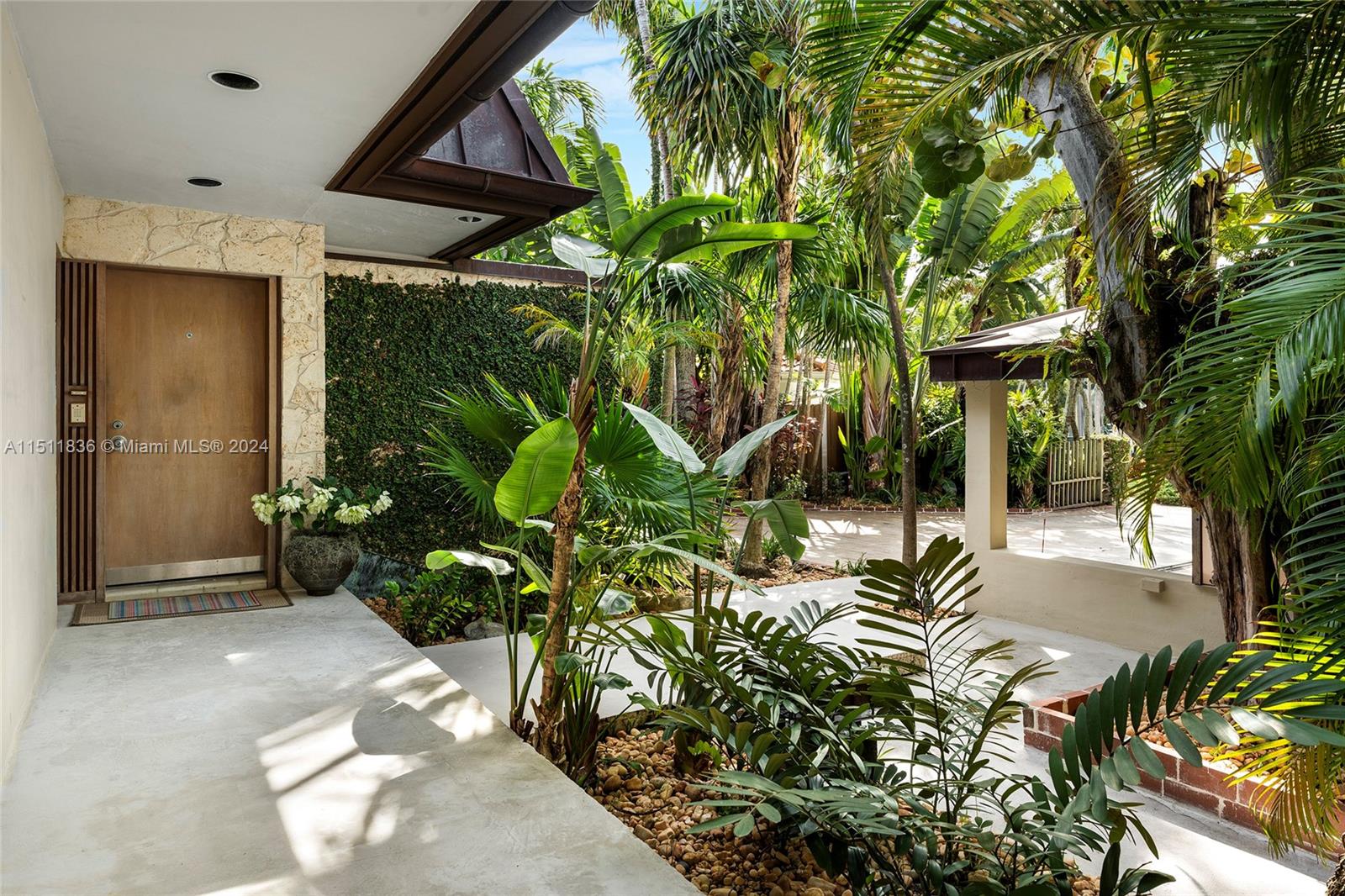 1734 Bayshore Ln, Miami, FL, 33133 United States, 4 Bedrooms Bedrooms, ,4 BathroomsBathrooms,Residential,For Sale,Bayshore Ln,A11511836