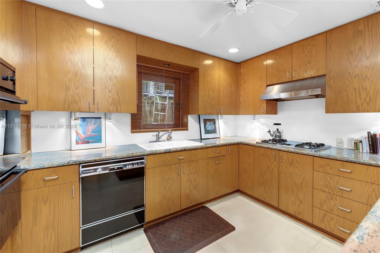 1734 Bayshore Ln, Miami, FL, 33133 United States, 4 Bedrooms Bedrooms, ,4 BathroomsBathrooms,Residential,For Sale,Bayshore Ln,A11511836