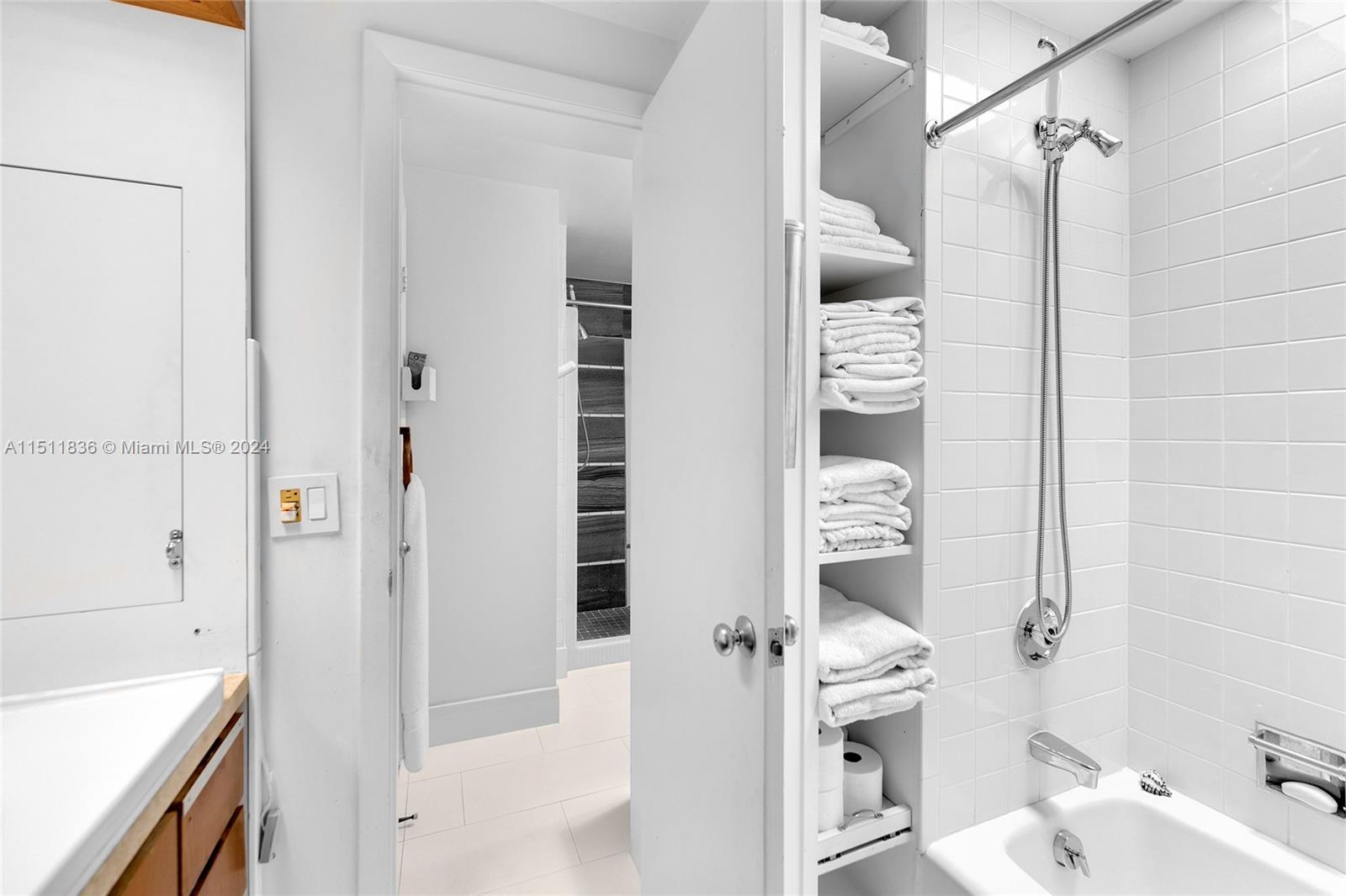 1734 Bayshore Ln, Miami, FL, 33133 United States, 4 Bedrooms Bedrooms, ,4 BathroomsBathrooms,Residential,For Sale,Bayshore Ln,A11511836