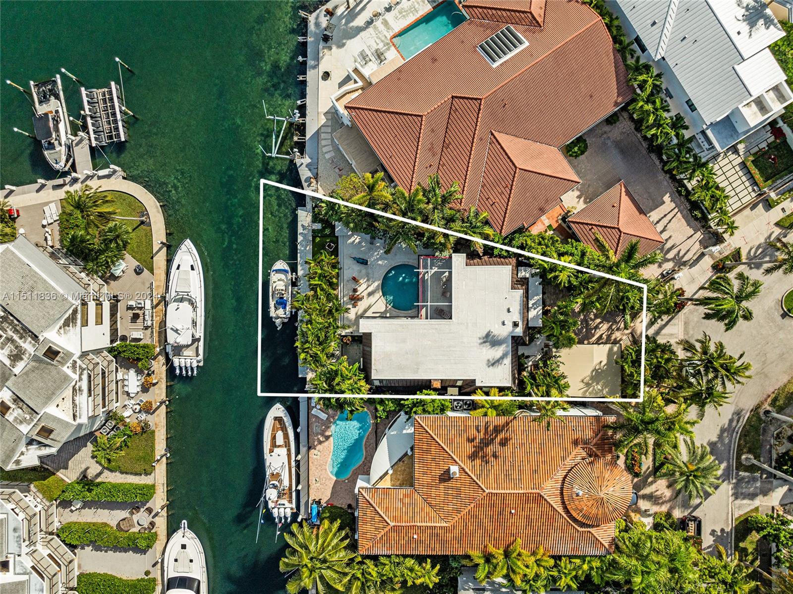 1734 Bayshore Ln, Miami, FL, 33133 United States, 4 Bedrooms Bedrooms, ,4 BathroomsBathrooms,Residential,For Sale,Bayshore Ln,A11511836