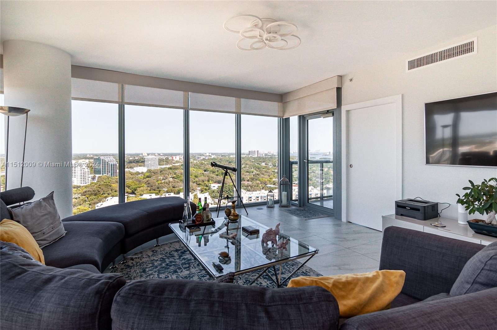 601 NE 36th St 2101, Miami, Florida 33137, 2 Bedrooms Bedrooms, ,2 BathroomsBathrooms,Residentiallease,For Rent,601 NE 36th St 2101,A11512009