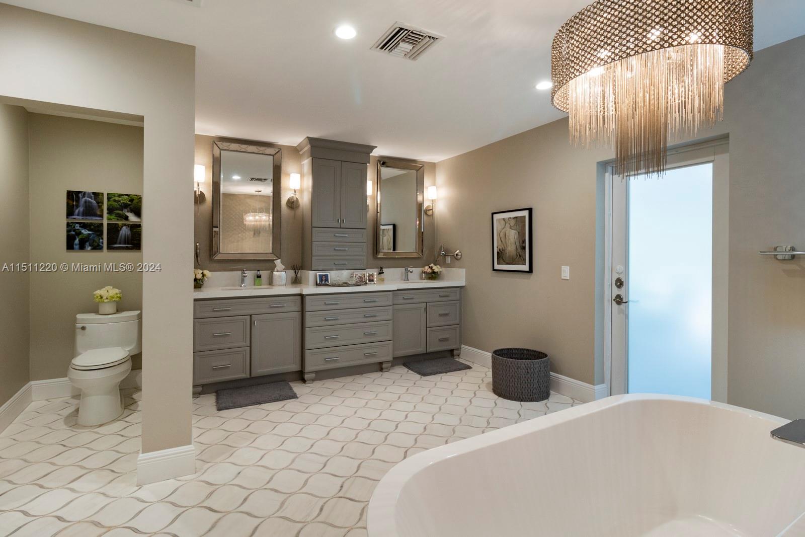 6745 139th St, Palmetto Bay, FL, 33158 United States, 5 Bedrooms Bedrooms, ,3 BathroomsBathrooms,Residential,For Sale,139th St,A11511220