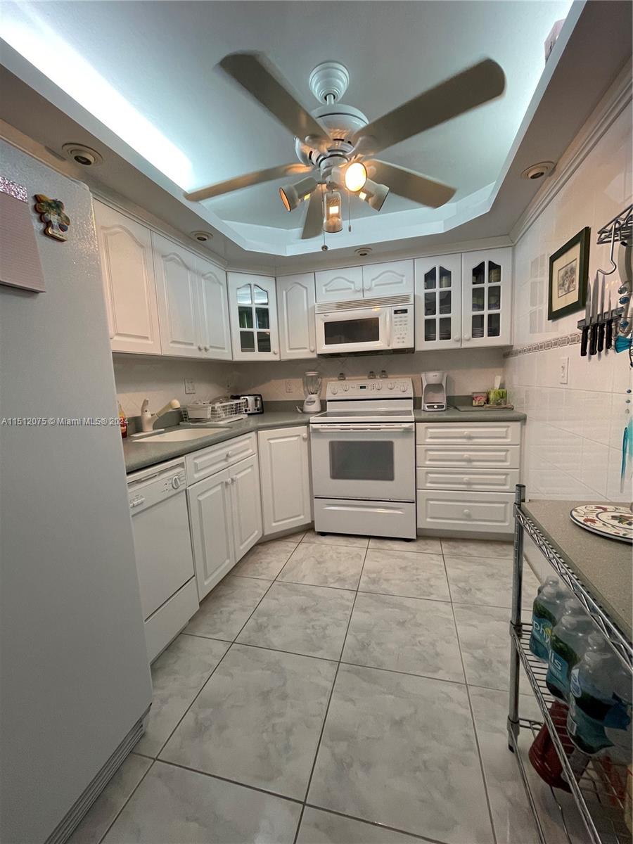 3180 S Ocean Dr 204, Hallandale Beach, Florida 33009, 2 Bedrooms Bedrooms, ,2 BathroomsBathrooms,Residential,For Sale,3180 S Ocean Dr 204,A11512075