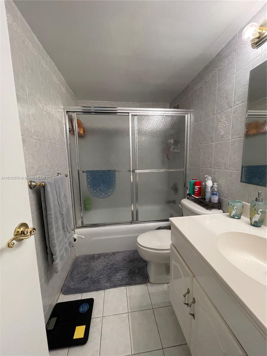 3180 S Ocean Dr 204, Hallandale Beach, Florida 33009, 2 Bedrooms Bedrooms, ,2 BathroomsBathrooms,Residential,For Sale,3180 S Ocean Dr 204,A11512075