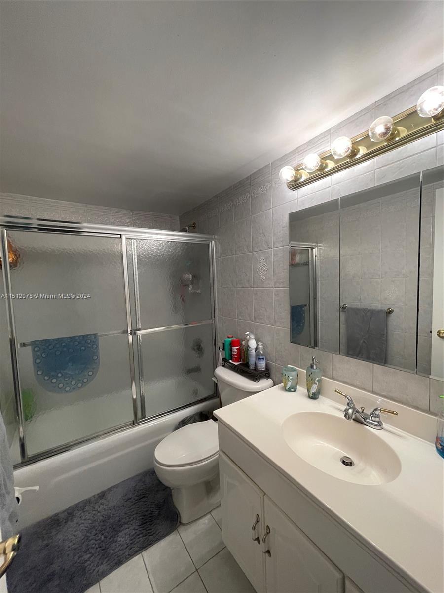 3180 S Ocean Dr 204, Hallandale Beach, Florida 33009, 2 Bedrooms Bedrooms, ,2 BathroomsBathrooms,Residential,For Sale,3180 S Ocean Dr 204,A11512075