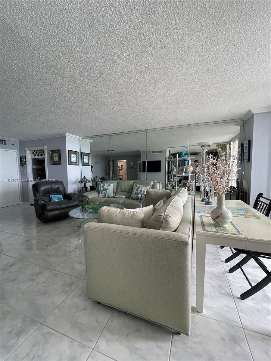 3180 S Ocean Dr 204, Hallandale Beach, Florida 33009, 2 Bedrooms Bedrooms, ,2 BathroomsBathrooms,Residential,For Sale,3180 S Ocean Dr 204,A11512075