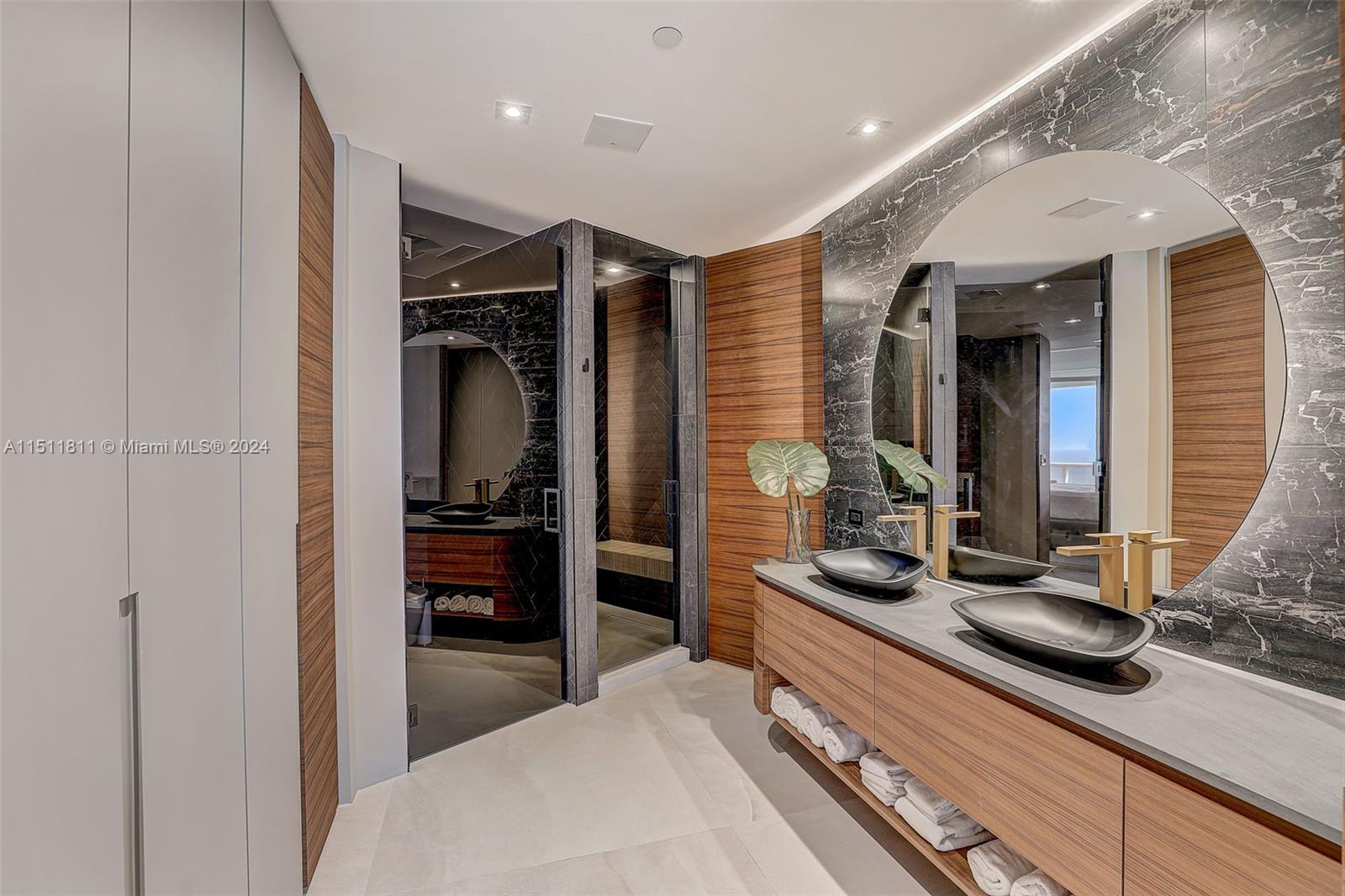 19333 Collins Ave, Sunny Isles Beach, FL, 33160 United States, 3 Bedrooms Bedrooms, ,3 BathroomsBathrooms,Residential,For Sale,Collins Ave,A11511811