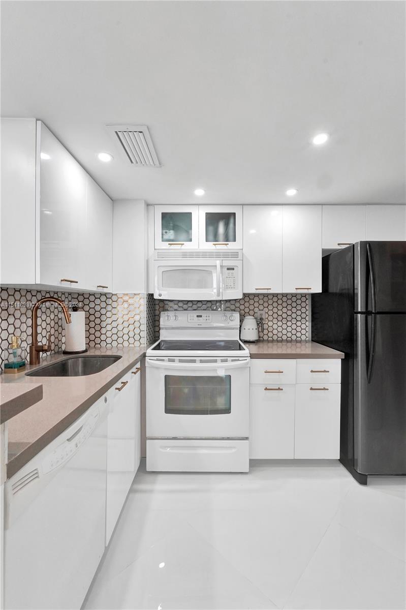 770 Claughton Island Dr 1610, Miami, Florida 33131, 1 Bedroom Bedrooms, ,1 BathroomBathrooms,Residentiallease,For Rent,770 Claughton Island Dr 1610,A11511893