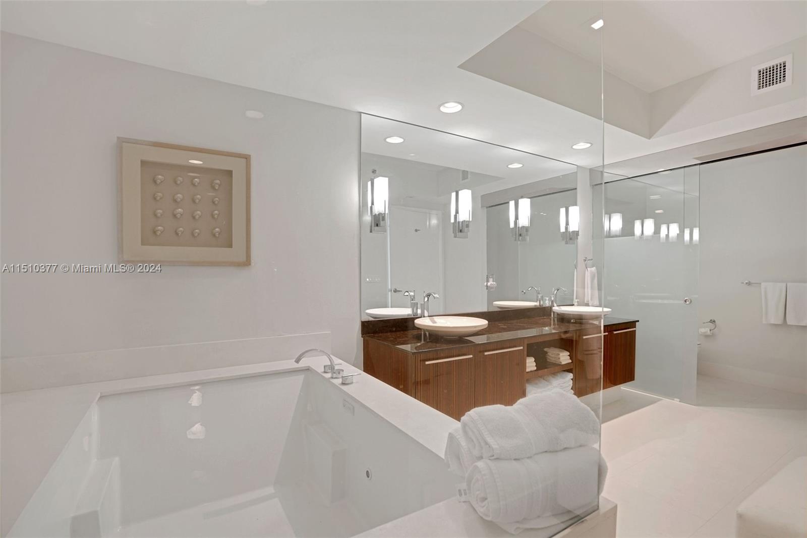 2711 Ocean Dr, Hollywood, FL, 33019 United States, 3 Bedrooms Bedrooms, ,3 BathroomsBathrooms,Residential,For Sale,Ocean Dr,A11510377