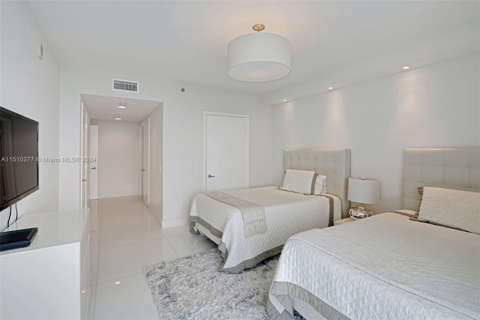 2711 Ocean Dr, Hollywood, FL, 33019 United States, 3 Bedrooms Bedrooms, ,3 BathroomsBathrooms,Residential,For Sale,Ocean Dr,A11510377