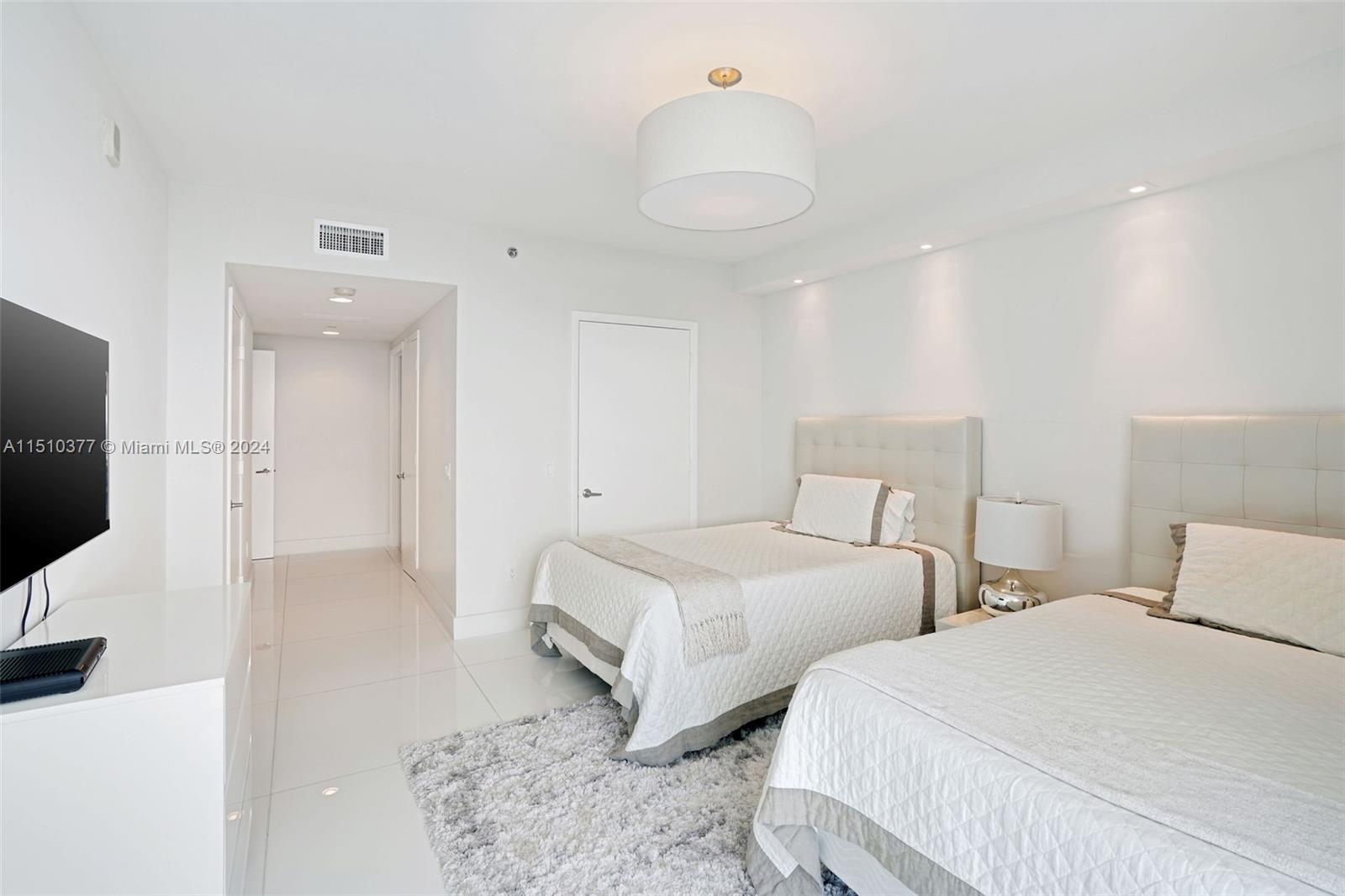 2711 Ocean Dr, Hollywood, FL, 33019 United States, 3 Bedrooms Bedrooms, ,3 BathroomsBathrooms,Residential,For Sale,Ocean Dr,A11510377