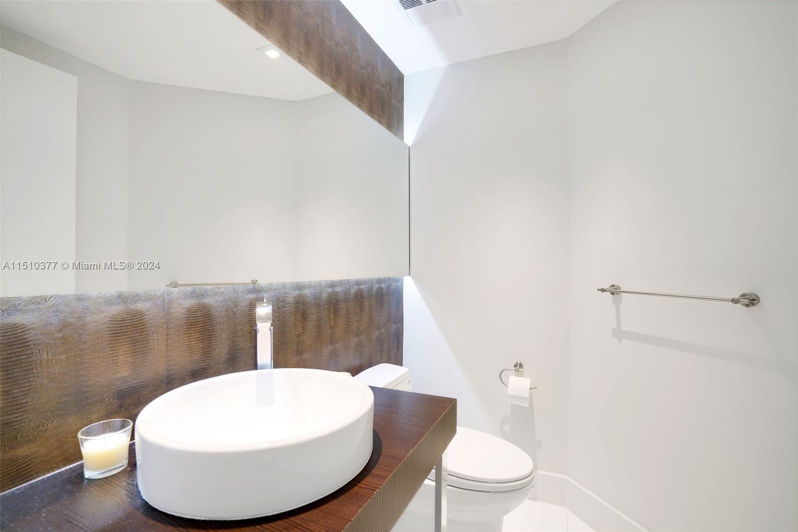 2711 Ocean Dr, Hollywood, FL, 33019 United States, 3 Bedrooms Bedrooms, ,3 BathroomsBathrooms,Residential,For Sale,Ocean Dr,A11510377