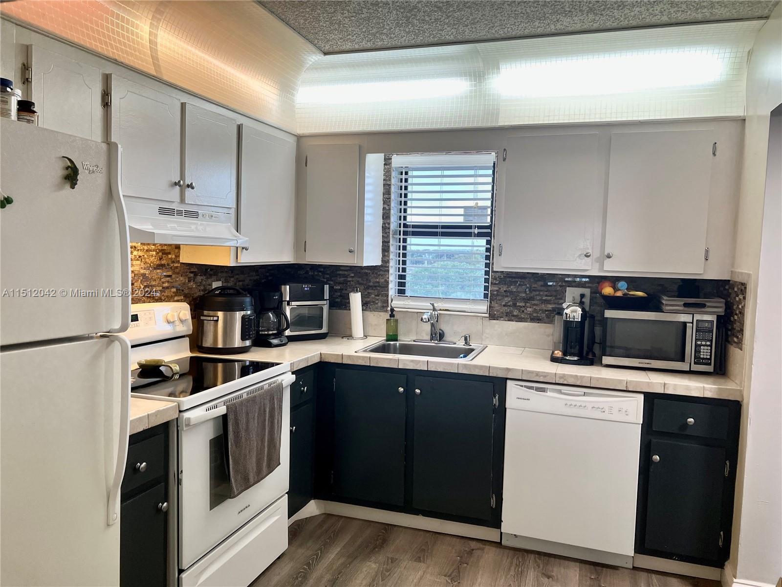9235 SW 8th St 507, Boca Raton, FL 33428, 2 Bedrooms Bedrooms, ,2 BathroomsBathrooms,Residential,For Sale,8th St,A11512042